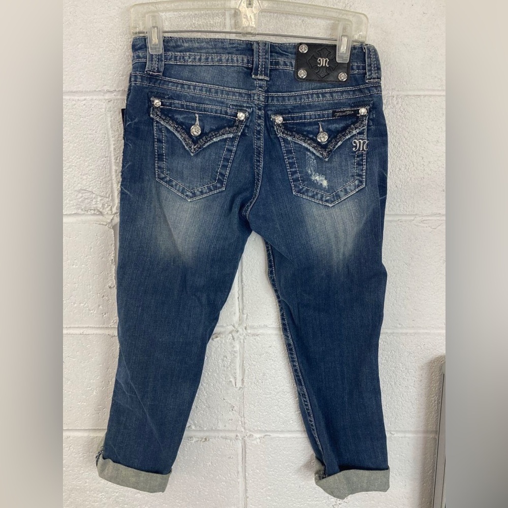 NWT Women’s Miss Me Blue Jeans Boyfriend Capris.  Size 25